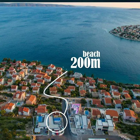 فيلة Olive Exclusive - 8 People, Heated Pool, Okrug Gornji, Sea View تروغير