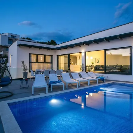 Olive Exclusive - 8 People, Heated Pool, Okrug Gornji, Sea View * تروغير