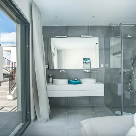 Olive Exclusive - 8 People, Heated Pool, Okrug Gornji, Sea View * تروغير