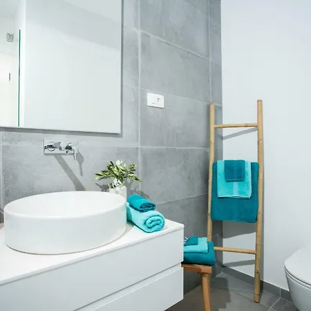 Olive Exclusive - 8 People, Heated Pool, Okrug Gornji, Sea View فيلة تروغير