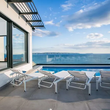 Olive Exclusive - 8 People, Heated Pool, Okrug Gornji, Sea View فيلة تروغير
