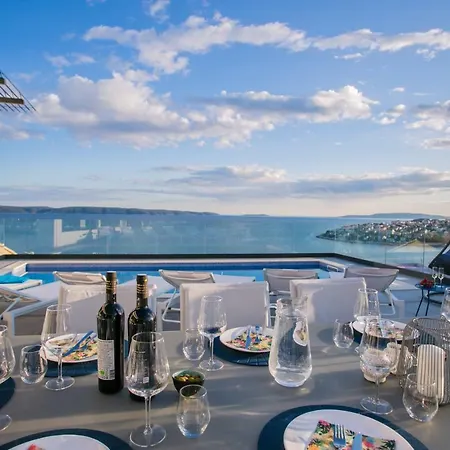 Olive Exclusive - 8 People, Heated Pool, Okrug Gornji, Sea View تروغير