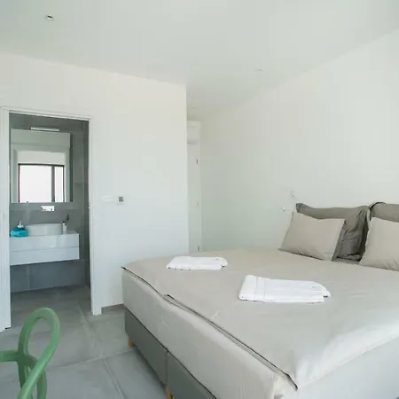 فيلة Olive Exclusive - 8 People, Heated Pool, Okrug Gornji, Sea View
