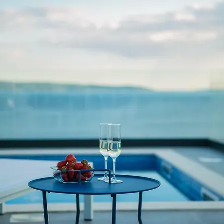Olive Exclusive - 8 People, Heated Pool, Okrug Gornji, Sea View تروغير