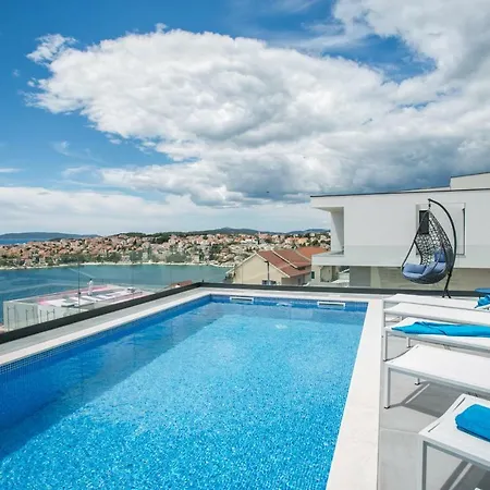 فيلة Olive Exclusive - 8 People, Heated Pool, Okrug Gornji, Sea View